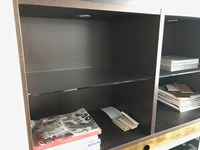 Parete tv soggiorno Besana modello Globe piani in cristallo