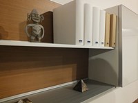 particolare mensole alluminio poliform