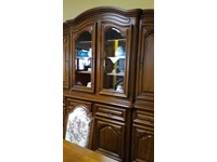 SALA CLASSICA CONTRO CON TAVOLO E SEDIE