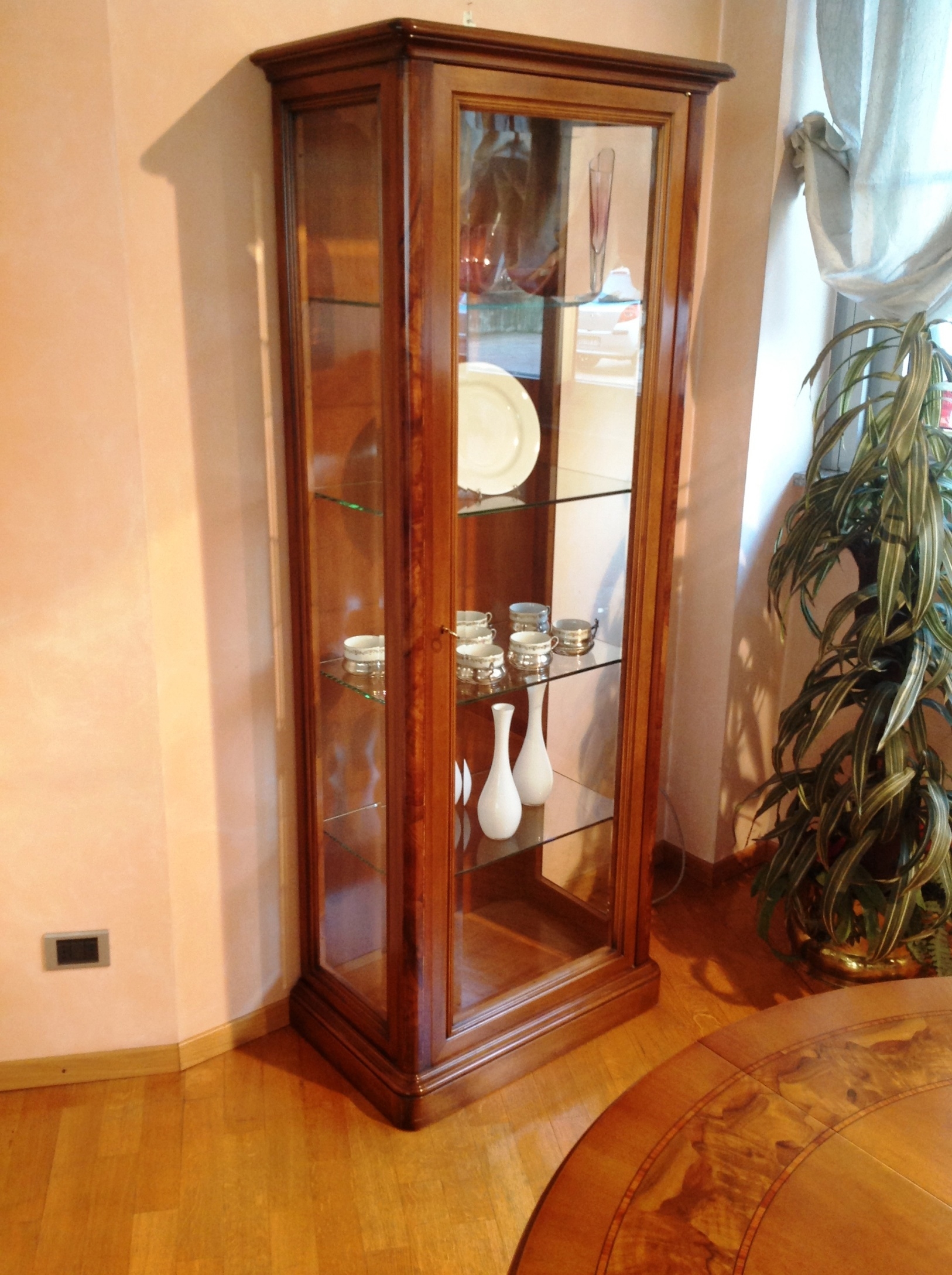 Vetrina cristalliera in noce nazionale stile classico prodotta ...