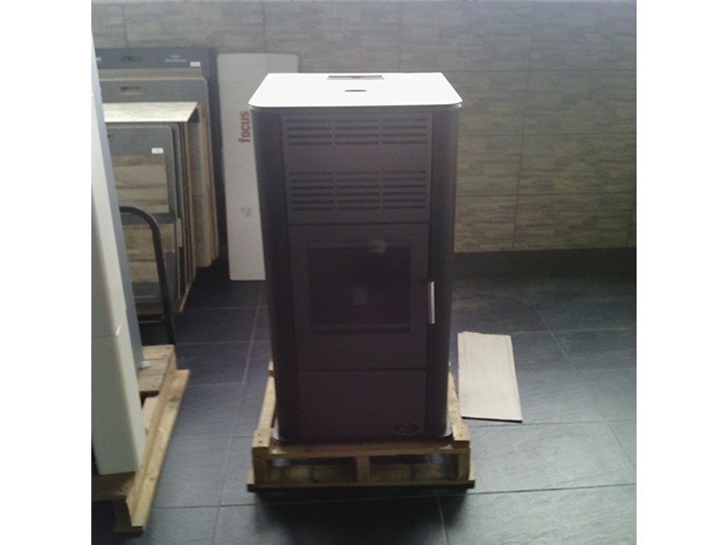 Offerta stufa a pellet Palazzetti Royal Klima 9,8 kW Offerta stufa a pellet Palazzetti Royal Klima 9,8 kW