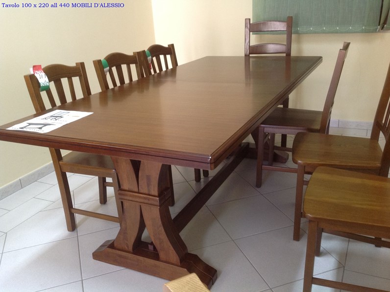Tavolo allungabile in legno massello con 8 sedie Sedie in legno massello