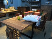 tavolo industry in legno massello india con prolunghe esterne a baionetta da cm 40 allungato a totale da cm 160 x 90 a cm 240