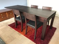 Tavolo allungato in legno massello