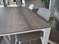 dettaglio piano tavolo Fusion Point House