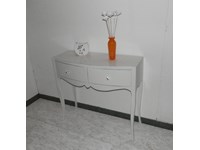 Tavolino bianco con cassetti scontato