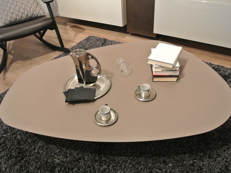 Tavolino Basso Noleggia Il Laccato Bianco Tavolini Da Divano