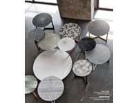 Tavolino Tomasella modello Joy Decor. Tavolino con il piano e la struttura in metallo e con il top con grafica.