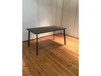 Tavolo allungabile con gambe perimetrali, Calligaris