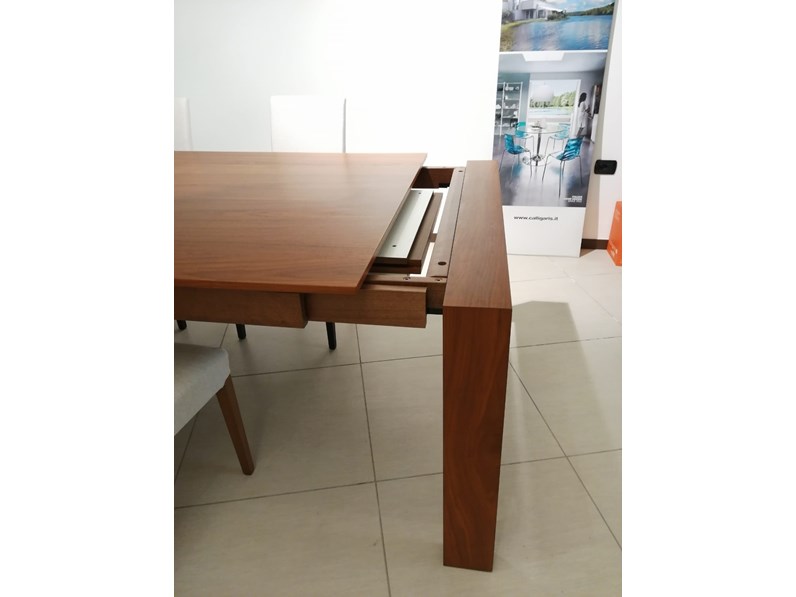 Tavolo allungabile Omnia xxl Calligaris a prezzo scontato Tavolo allungabile Omnia xxl Calligaris a prezzo scontato
