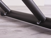 Tavolo Altacom modello Geniale. Tavolino trasformabile in tavolo da pranzo con piano nobilitato natural halifax oak e base verniciato grafite.