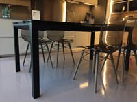 Dettaglio gamba tavolo Bonaldo