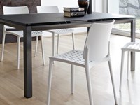 Tavolo Bonaldo su pavimento legno