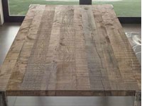 Particolare tavolo in rovere in oferta
