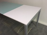 Tavolo della Bonaldo EUGENIO Ripiano in Cristallo allungabile scontato del -65% le 120x80xH.75 cm