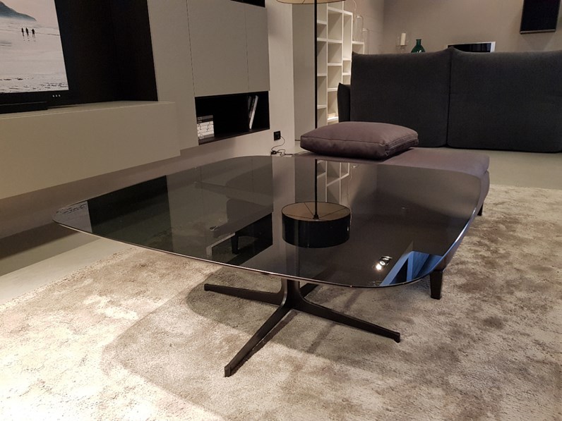 Tavolo di Minotti CLYFFORD PREZZI OUTLET Tavolo di Minotti CLYFFORD PREZZI OUTLET