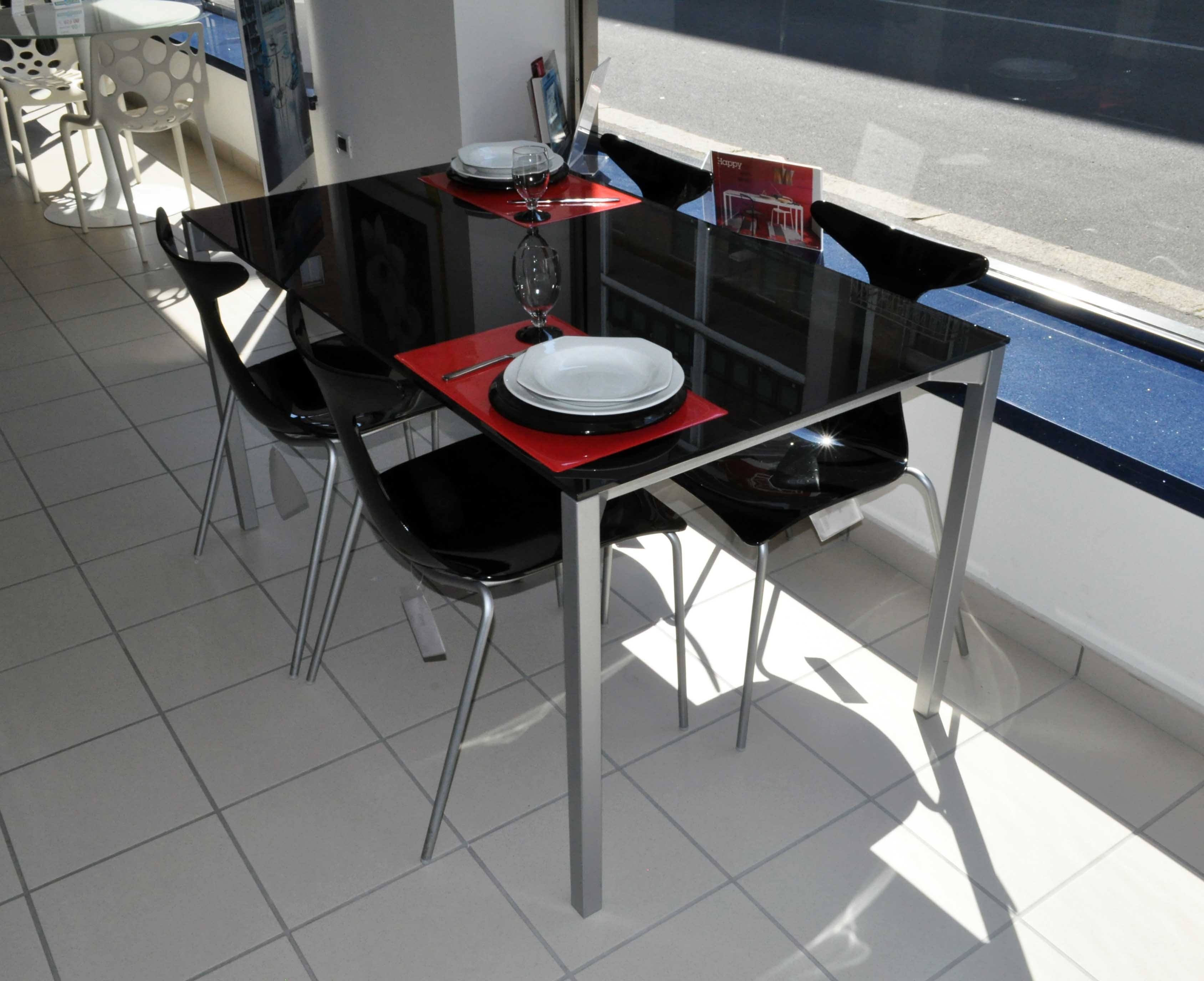 Tavolo e 4 sedie ciacci ideale per cucina o living in offerta ...
