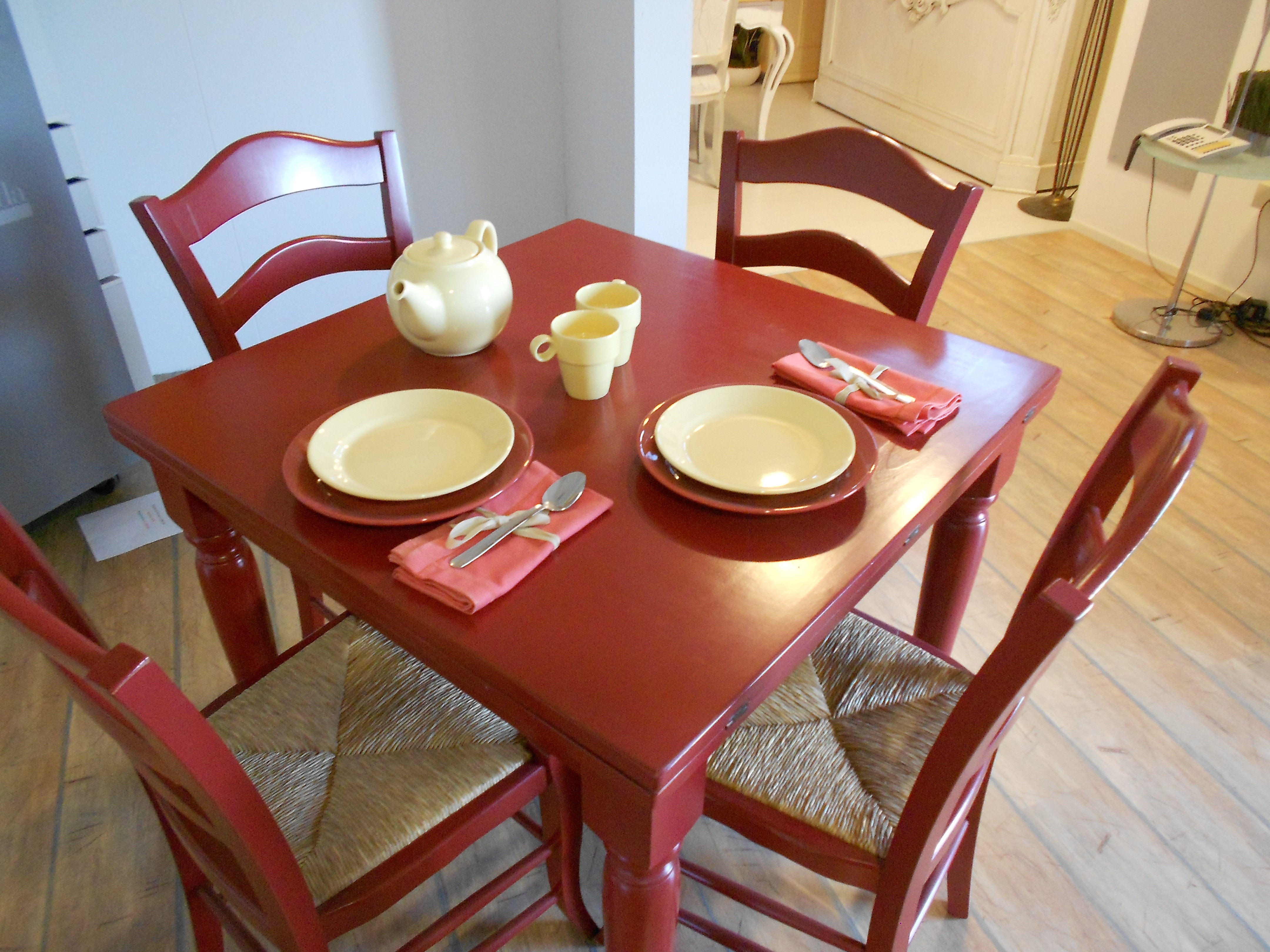 www.outletarredamento.it/img/tavoli/tavolo-e-sedie... www.outletarredamento.it/img/tavoli/tavolo-e-sedie...