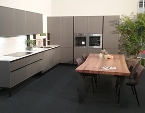 Cucina People laccata bianco lucido e legno (rilaccabile) Tavolo scortecciato Master rovere anticato gamba ferro 250x110