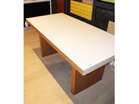 Tavolo in cartone Kubedesign scontato 35%