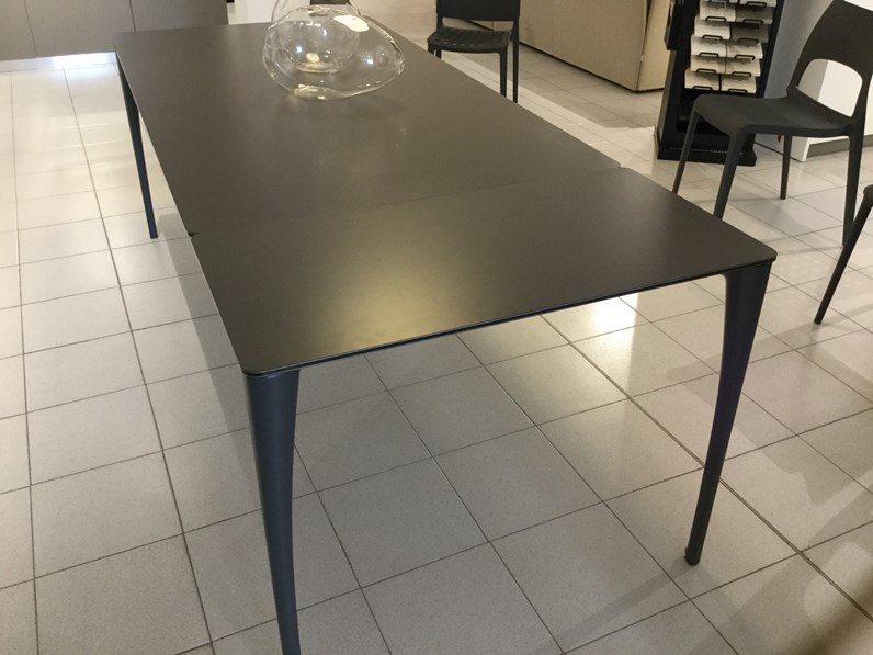 Tavolo in laminato rettangolare Sol Bonaldo a prezzo scontato