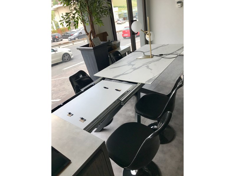 Tavolo in laminato rettangolare Xavier allungabile hpl marmo Stones a