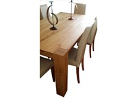 tavolo in rovere nodato allungabile con gamboni quadrati