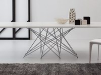 Tavolo Octa con piano in laccato bianco