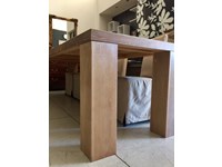 Tavolo realizzato con tavole di Parquet di Rovere Spazzolato ,tipologia Fisso , dimensioni Maxi L=292 cm.x 90 , artigianale , produzione di Falegnameria Atelier Interni
