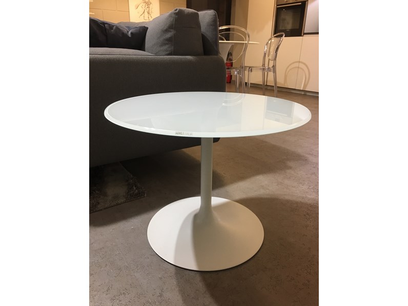 Tavolo rotondo con basamento centrale Flûte bar Sovet italia scontato